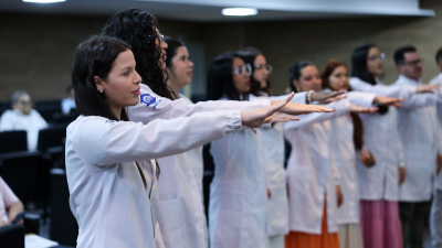 O evento marca, além da iniciação acadêmica, o comprometimento dos estudantes com as condutas éticas da profissão (Foto: Ares Soares)