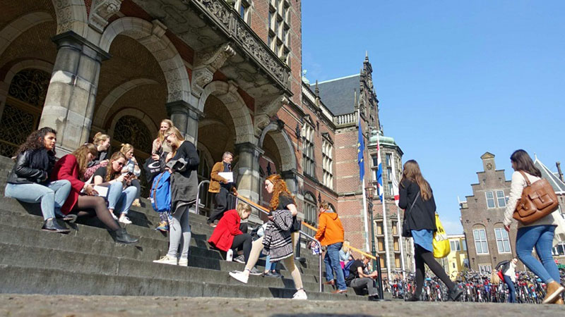 Entrada Ao Mutua Fides Do Clube Do Estudante Na Cidade De Groningen Imagem  de Stock Editorial - Imagem de universidade, cidade: 102382584