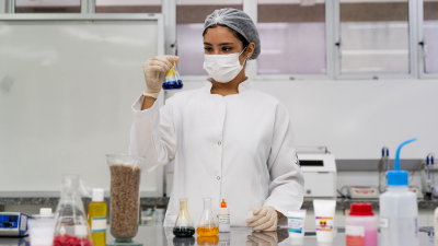 A proposta da iniciativa é estimular o protagonismo estudantil e criar uma ponte entre a teoria e a prática, valorizando o impacto social e científico da atuação do farmacêutico na sociedade (Foto: Ares Soares)