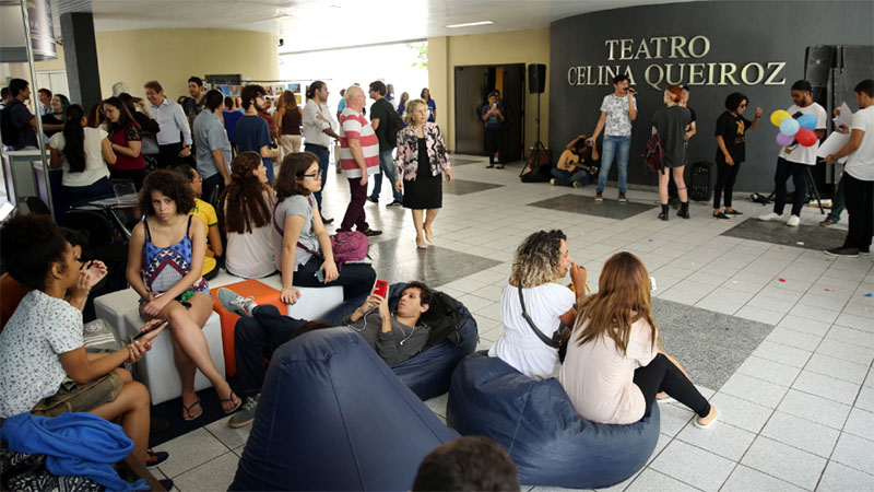 As atividades acontecem no hall do bloco T (Foto: Ares Soares/Unifor)