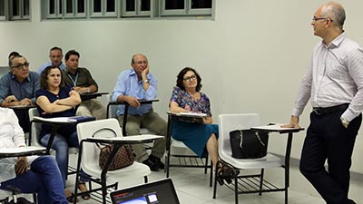 Programa de Desenvolvimento Profissional em Educação da Unifor (PDPE) visa constante aperfeiçoamento dos professores (Foto: Ares Soares)