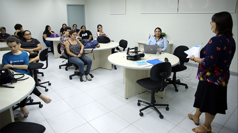 Oficinas são promovidas pelo Programa Tutorial Acadêmico do Centro de Ciências da Saúde (PTA/CCS) (Foto: Ares Soares/Unifor)