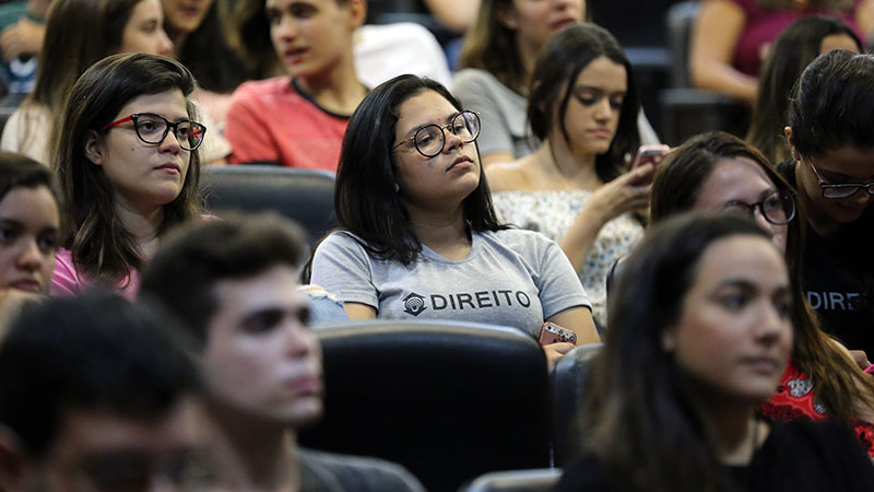 A programação contempla palestras, minicursos e apresentações de trabalhos (Foto: Ares Soares)