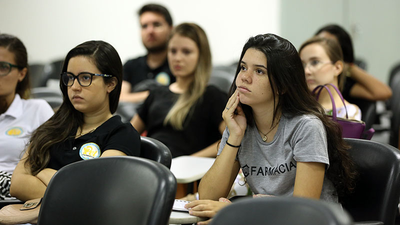 Os alunos do curso de Farmácia estão convidados a participar do Café Farmacêutico, que trará profissionais convidados e/ou professores com expertises nas mais diversas áreas de atuação (Foto: Ares Soares)