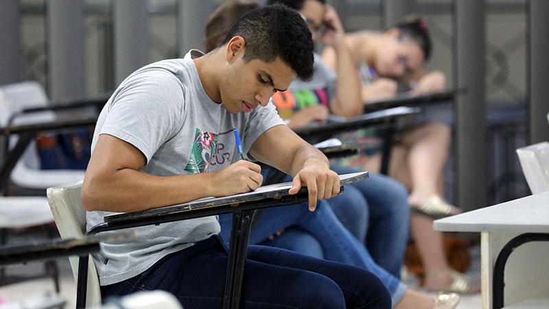 A ação tem como objetivo avaliar o rendimento acadêmico dos alunos do CCT a fim de analisar os pontos fortes e fracos dos conteúdos trabalhados (Foto: Ares Soares)