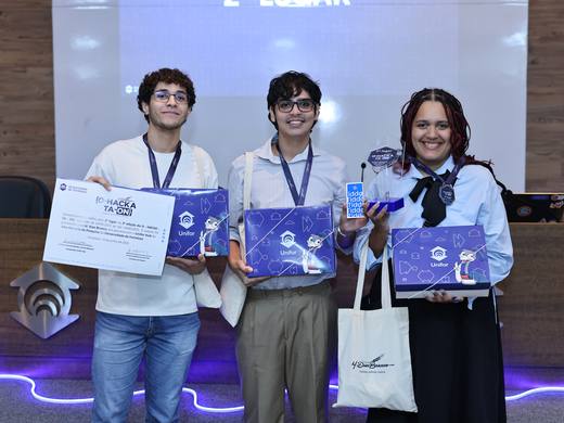 Estudantes de Design premiados em hackathon
