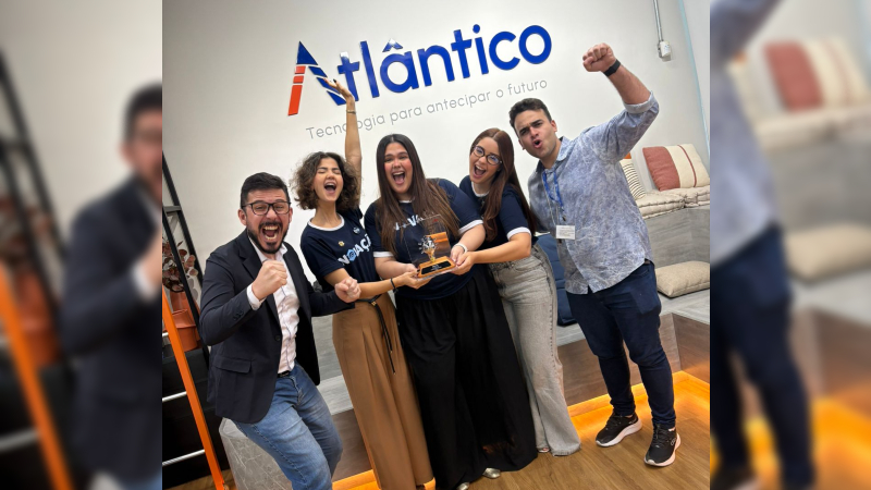 Momento de premiação da equipe do Unifor Hub (Foto: Arquivo pessoal)