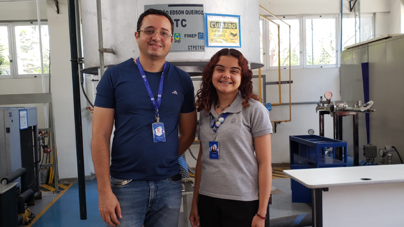 A pesquisa contou com a participação de profissionais do NUPEM e da aluna de Engenharia Mecânica, Rhillary Lima (Foto: Sabrina Aguiar)