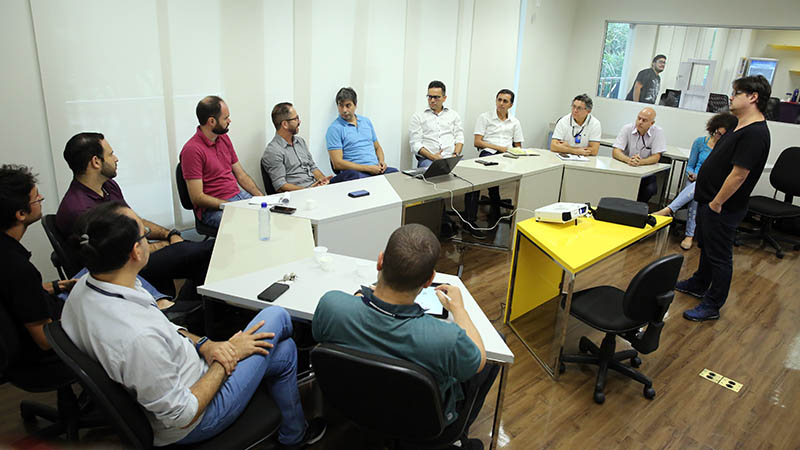 Reunião com representantes da Aeris Energy (Foto: Ares Soares/Unifor)
