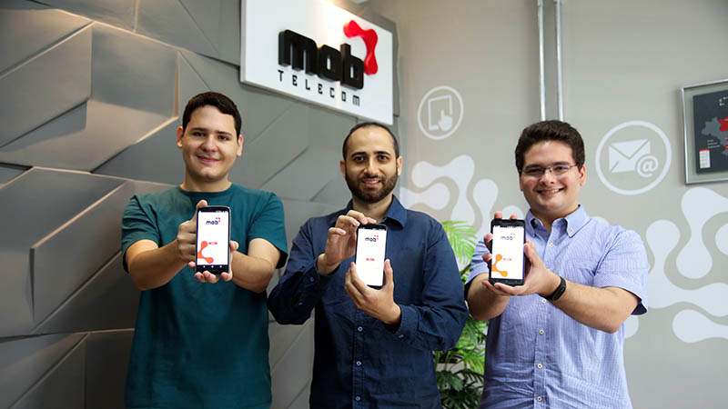 Desenvolvido em parceria com professores e alunos da Unifor, o aplicativo visa facilitar o relacionamento de clientes com a MobTelecom (Foto: Ares Soares)
