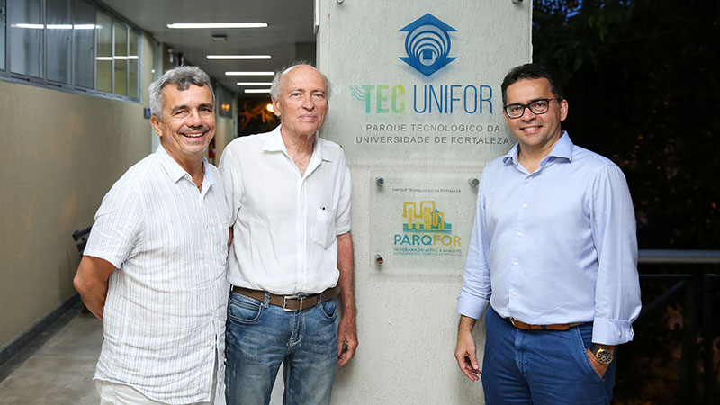 Empresário Ricardo Liebmann, Professor Doutor Mauro Oliveira e Professor Vasco Furtado durante visita ao Parque Tecnológico da Universidade de Fortaleza (Foto: Ares Soares)