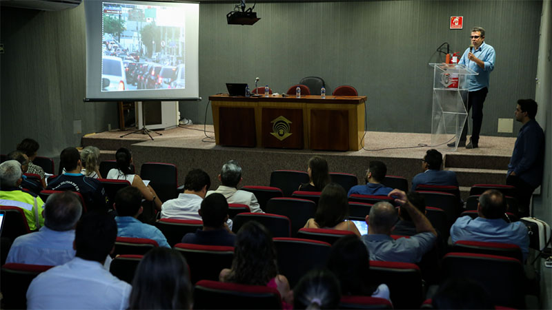 O Fórum de Segurança Viária tem o objetivo discutir de desafios e soluções relativos aos acidentes de trânsito em Fortaleza (Foto: Ares Soares/Unifor)