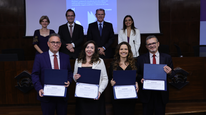 Na celebração foram homenageados os ex-coordenadores do PPGD, Martonio Mont’Alverne, Lilia Sales e Gina Pompeu, e ao atual coordenador do Programa, Rômulo Leitão (Foto: Ares Soares)