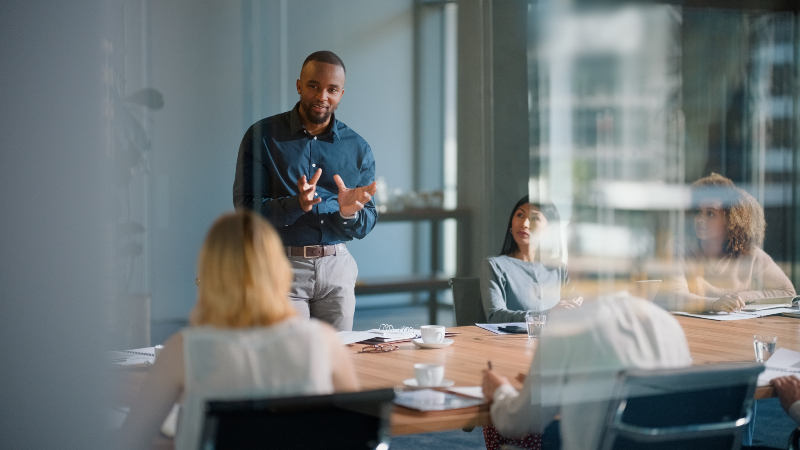 O MBA visa formar especialistas capacitados para tomar decisões estratégicas nas diversas áreas de uma organização (Foto: Getty Images)
