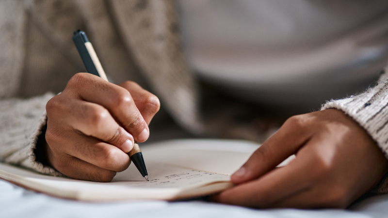 O curso busca desenvolver a capacidade de planejamento e produção literária de alto nível (Foto: Getty Images)