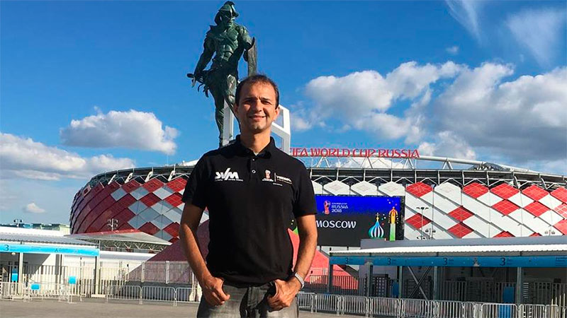 O jornalista esportivo Mário Kempes durante a cobertura da Copa do Mundo da Rússia em 2018 pelos veículos do Sistema Verdes Mares (Foto: arquivo pessoal)