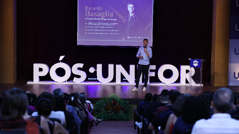 O executivo e headhunter Ricardo Basaglia, CEO da Michael Page, durante acolhida da Pós-Graduação Unifor (Foto: Ares Soares)