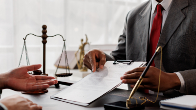 Cursos têm modalidade presencial e foco na formação prática (Foto: Getty Images)