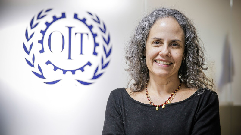 No evento, a profª Ana Virginia destaca como as normas da OIT podem orientar a atuação da Justiça de cada país para garantir a proteção mínima aos trabalhadores (Foto: Divulgação/OIT)