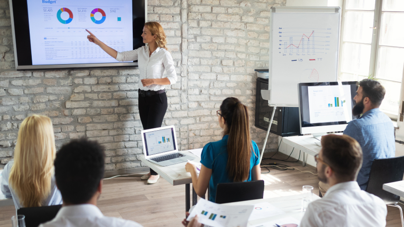 Cursos ofertados entre março e abril promovem capacitação intensiva e atualização profissional em diferentes áreas do conhecimento (Foto: Getty Images)