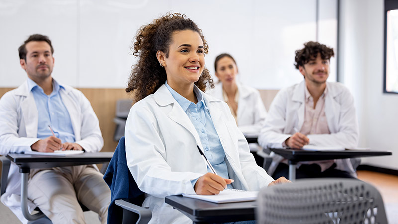Ensino qualificado alia tanto o conhecimento prático como o teórico. (Foto: Getty Images)
