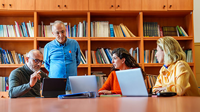Esse curso é para quem quer aprofundar o processo de construção de conhecimento em Psicologia, por meio do acesso a teorias e métodos diversos de pesquisas e da aplicação desse conhecimento a contextos diferentes de atuação profissional (Foto: Getty Images)