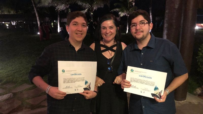 Yvens, a professora  Maria Andreia Formico Rodrigue, e Ygor no encontro em Natal. (Foto: Arquivo Pessoal)