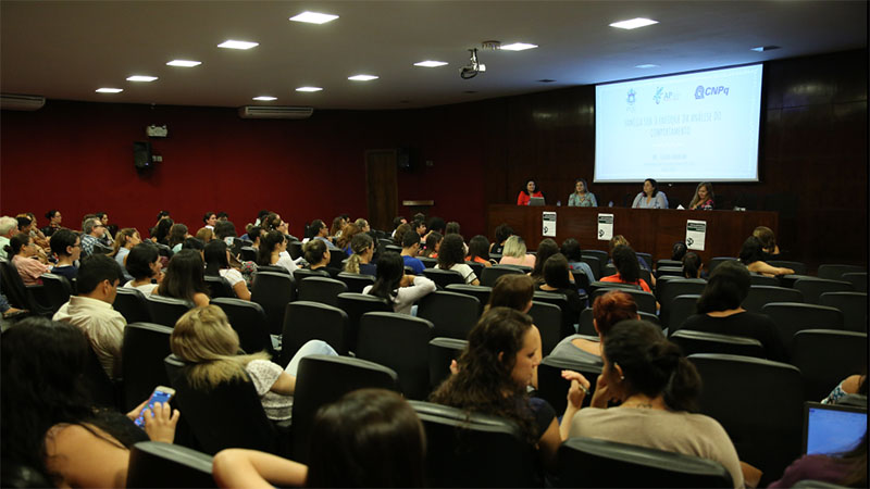 Evento da Pós-graduação em Psicologia acontece no Auditório da Bilioteca (Foto: Ares Soares/Unifor)