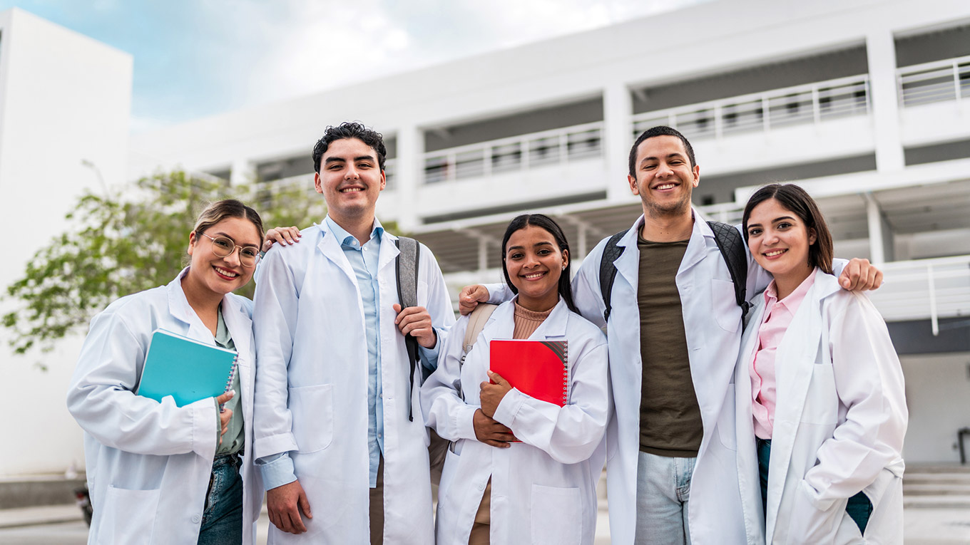 jovens alunos de Medicina