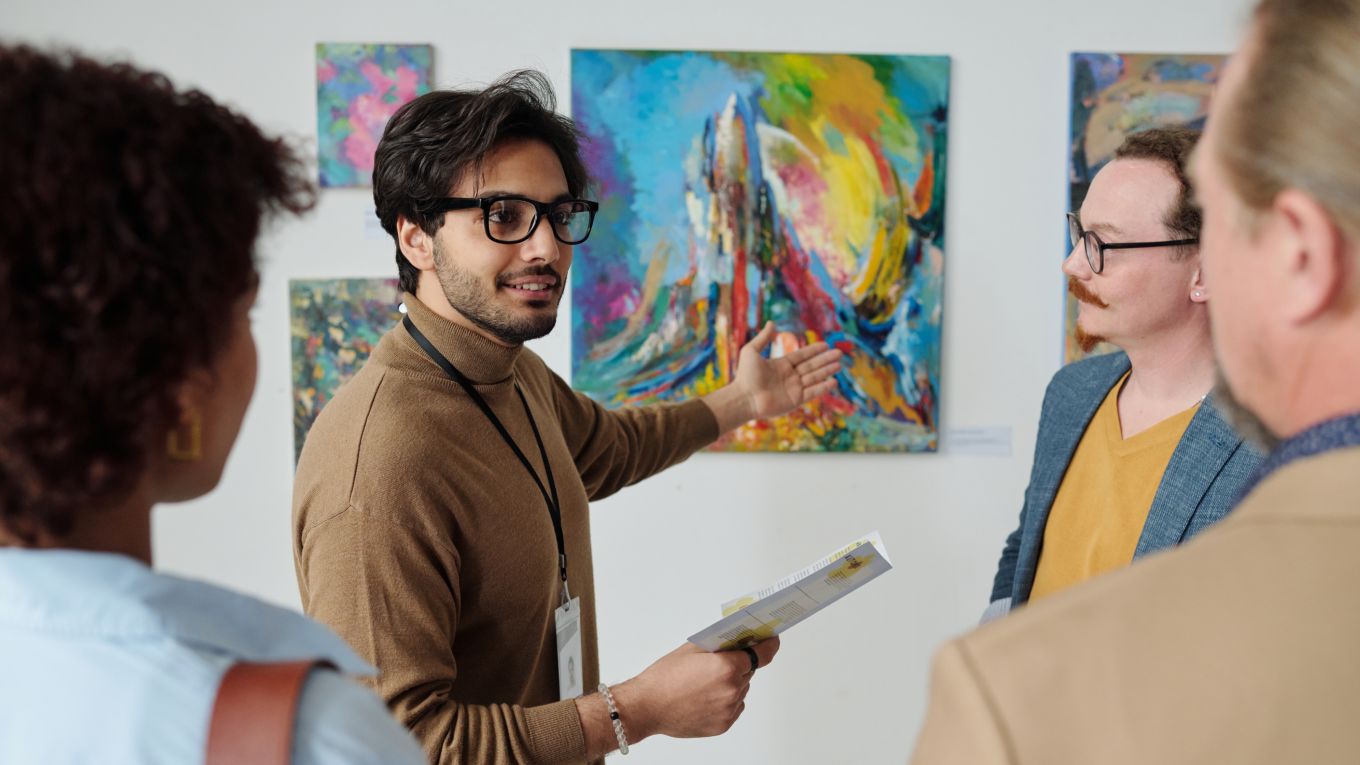 Curador apresenta quadro