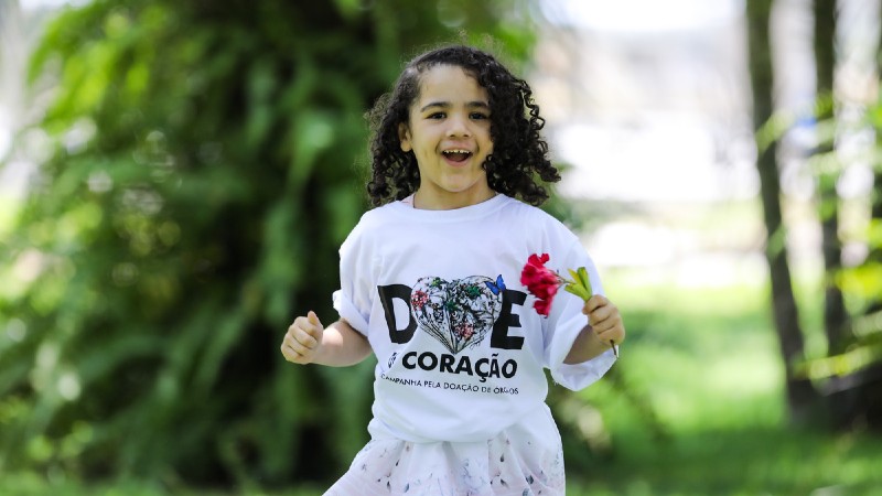 Ariele Vitória Rocha Silva foi diagnosticada com uma anomalia congênita e a família soube, apenas 15 dias após o nascimento, que a menina precisaria receber outro coração (Foto: Ares Soares)