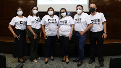 A solenidade homenageou seis profissionais de saúde que se destacaram em transplantes de órgãos e tecidos em 2020 (Foto: Ares Soares)