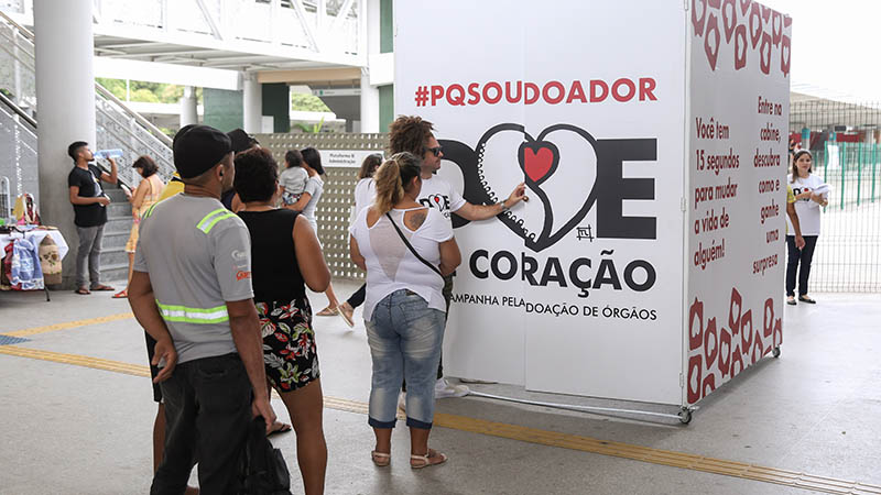 Aqueles que postarem os vídeos em suas redes sociais com a hashtag #PQSOUDOADOR e marcarem o @uniforcomunica receberão o kit da campanha e terão seus vídeos repostados nas redes sociais da Doe de Coração Foto: Ares Soares.