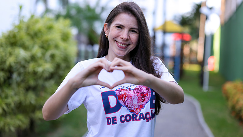 Marina Alves, jornalista, foi surpreendida com o diagnóstico de um linfoma grave e passou por um transplante de medula óssea (Foto: Ares Soares)