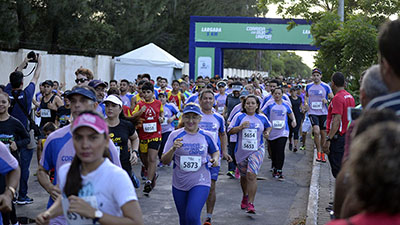 A Corrida de Rua Unifor é um dos mais tradicionais eventos esportivos do Ceará (Foto: Ares Soares)