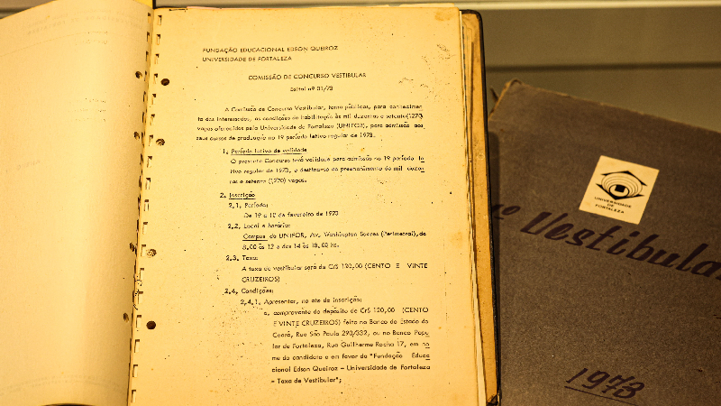 O artigo “Processo Seletivo da Universidade de Fortaleza — Uma História de acesso ao Ensino Superior, Inclusão e Garantia de Direitos”, que traz as informações sobre o primeiro vestibular da Unifor, será publicado no livro “Ensinando e Aprendendo — 50 Anos da Universidade de Fortaleza” (Foto: Ares Soares)