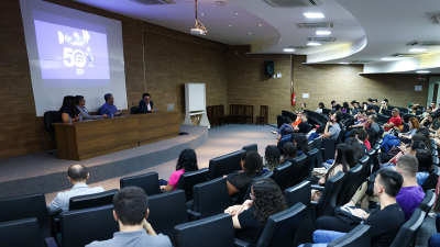 A graduação em Ciências Contábeis da Unifor alia as demandas de mercado a uma formação técnica e humana, a partir da oferta de uma matriz dinâmica de conteúdos (Foto: Ares Soares)