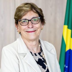 Dr. Mariângela Batista Galvão Simão